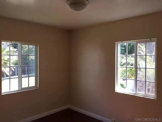 Building Photo - Voltaire Street - where you want to be.   2/1  $2750