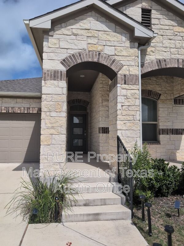 Building Photo - 16937 Aventura Ave