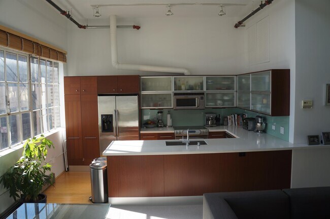 Building Photo - 59 Rogers - 1Unit A