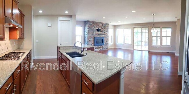 Building Photo - 6932 Groveton Ave