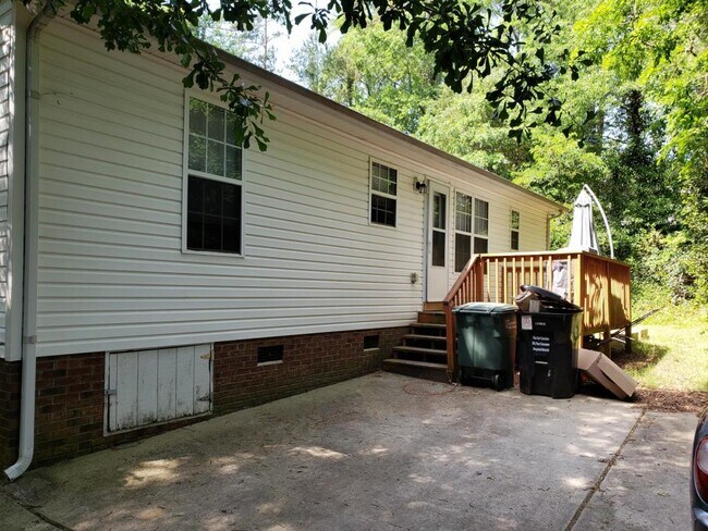 Building Photo - 179 Corban Ave