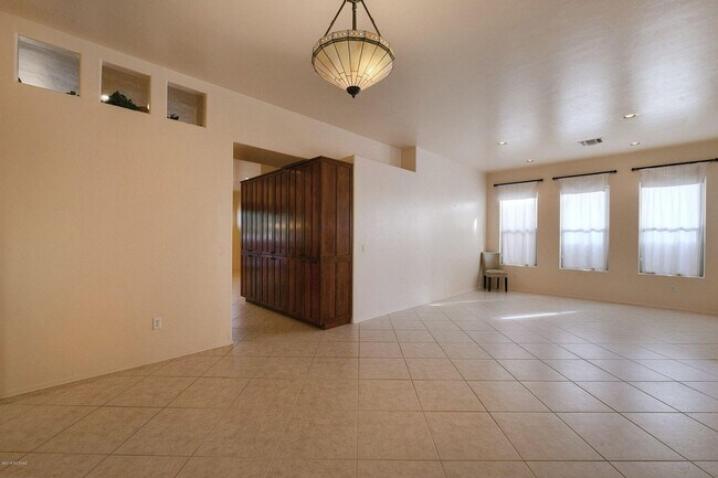 Foto del edificio - 5 Bedroom 3 Bathroom