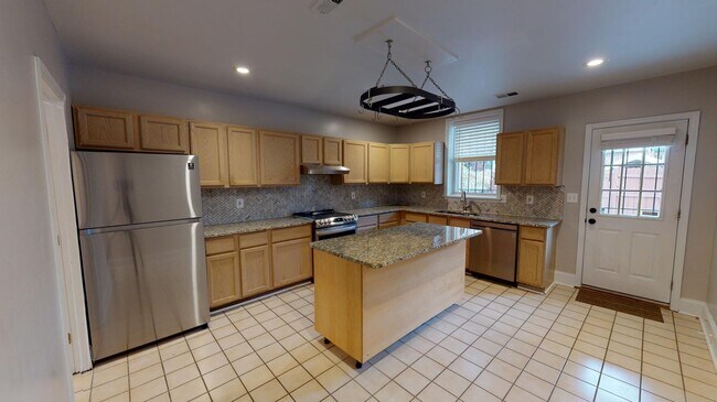 Foto del edificio - Stunningly renovated Bloomingdale townhous...