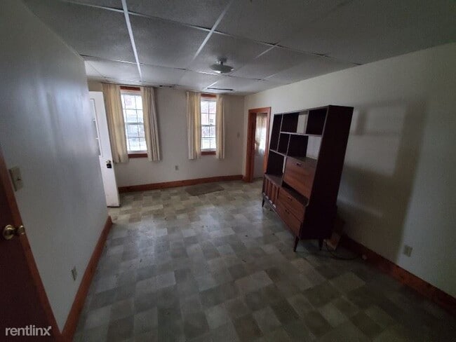 Building Photo - 2 br, 1 bath House - 205 E George St 1 Unit 1