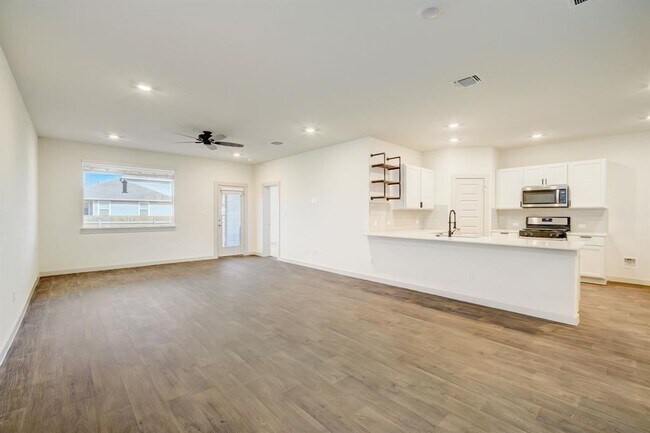 Foto del edificio - 131 Big Sandy Creek Dr