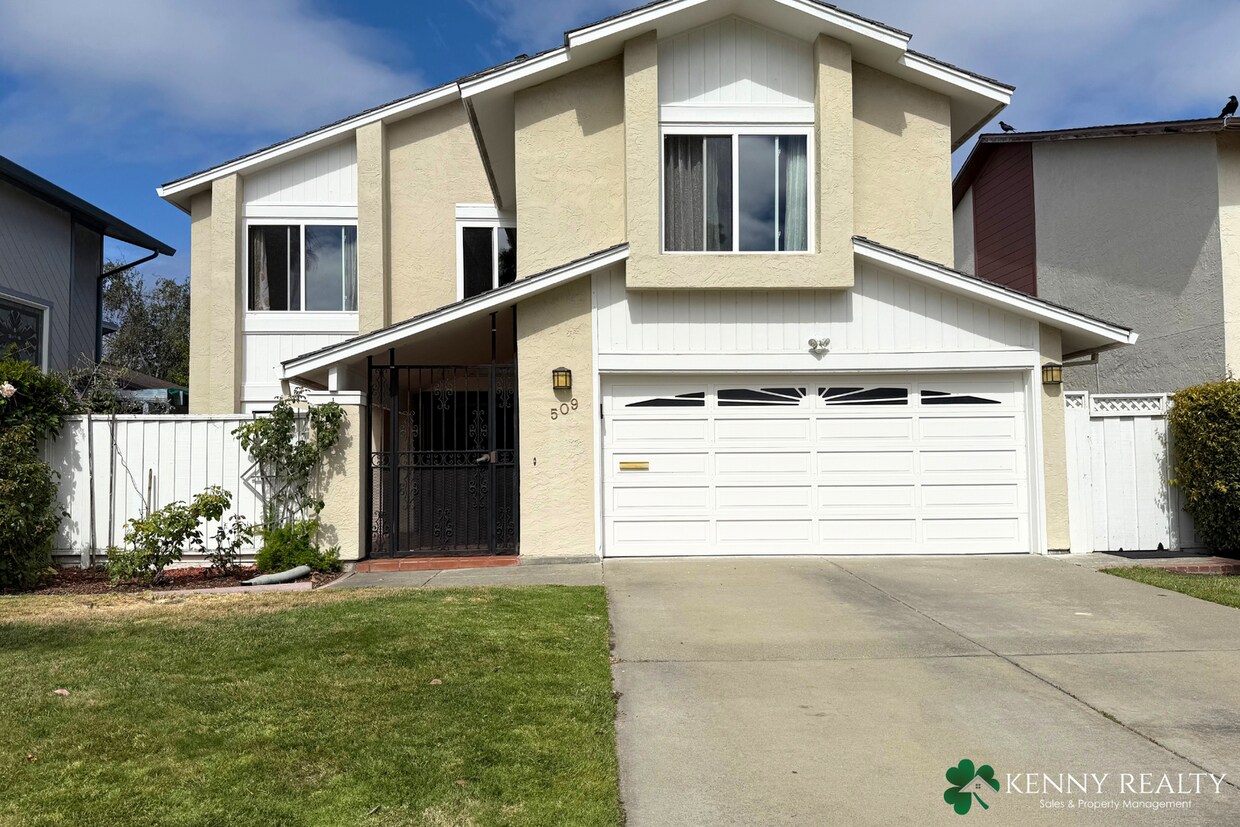 Foto principal - Charming Foster City Home with Outdoor Liv...