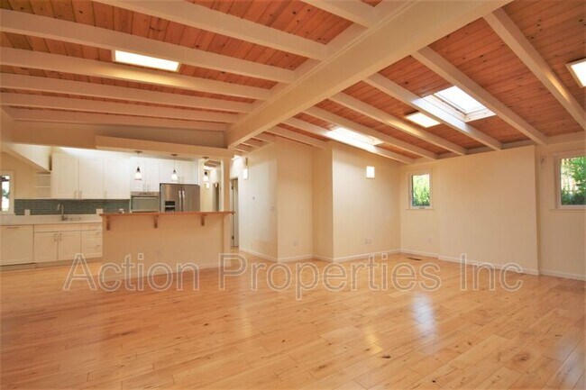 Building Photo - 2480 Whitney Dr