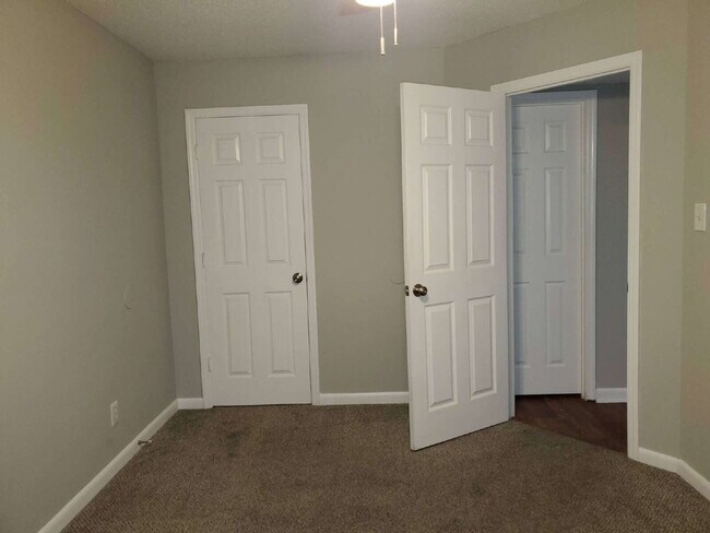 Foto del edificio - Section 8 welcome "Cozy 2-Bedroom Apartmen...