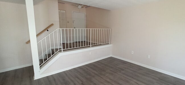 Grand Entrance - 124 Roberts Ln