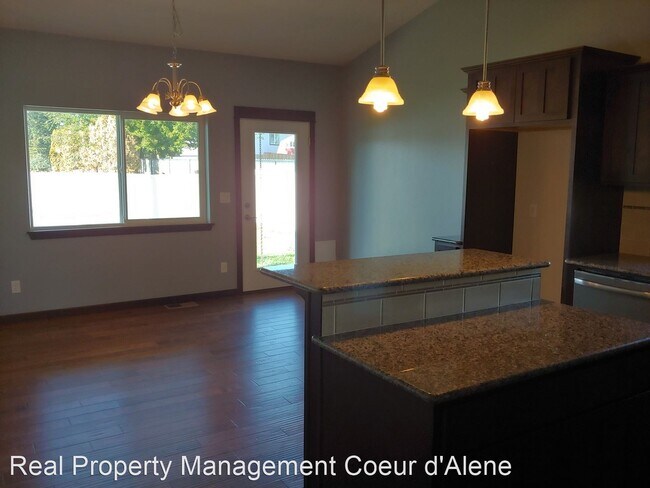 Building Photo - 3 br, 2 bath House - 1809 W Boyles Ave.