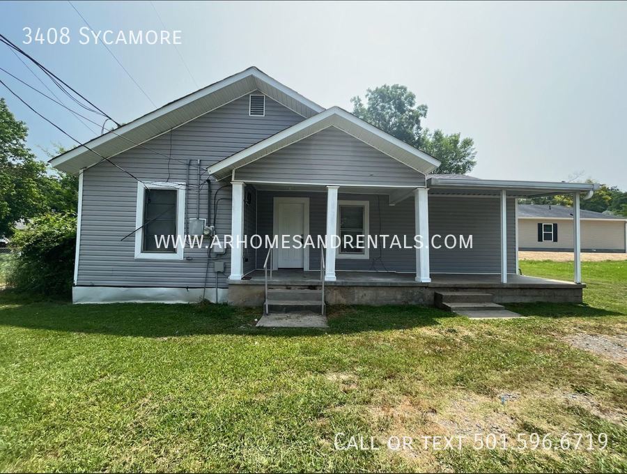 Primary Photo - 3408 Sycamore | $795 | 2 beds, 1 full bath