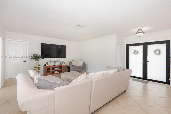 Foto del edificio - 10655 NW 42nd Dr
