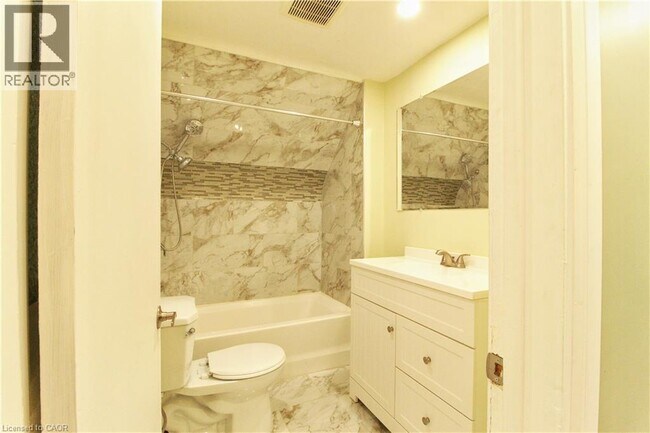 Photo du bâtiment - 1243 Langmuir Ave