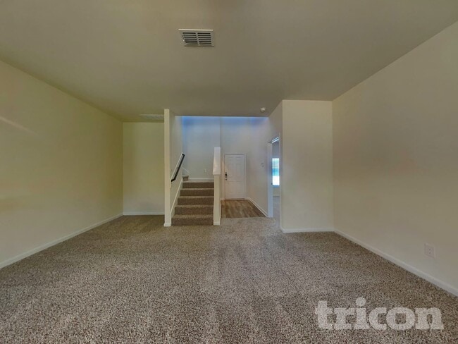 Building Photo - 1917 Belmont Dr