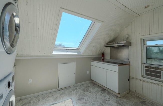 Building Photo - 3107 S 12th St