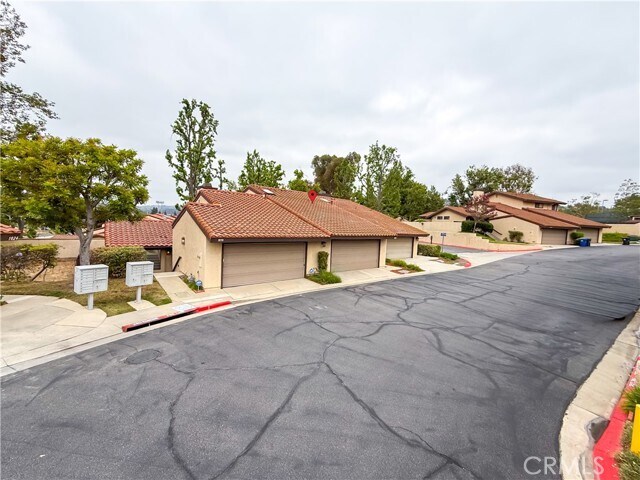 Foto del edificio - 1034 Romney Dr