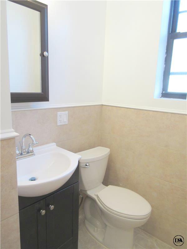 Foto del edificio - 2849 33rd St