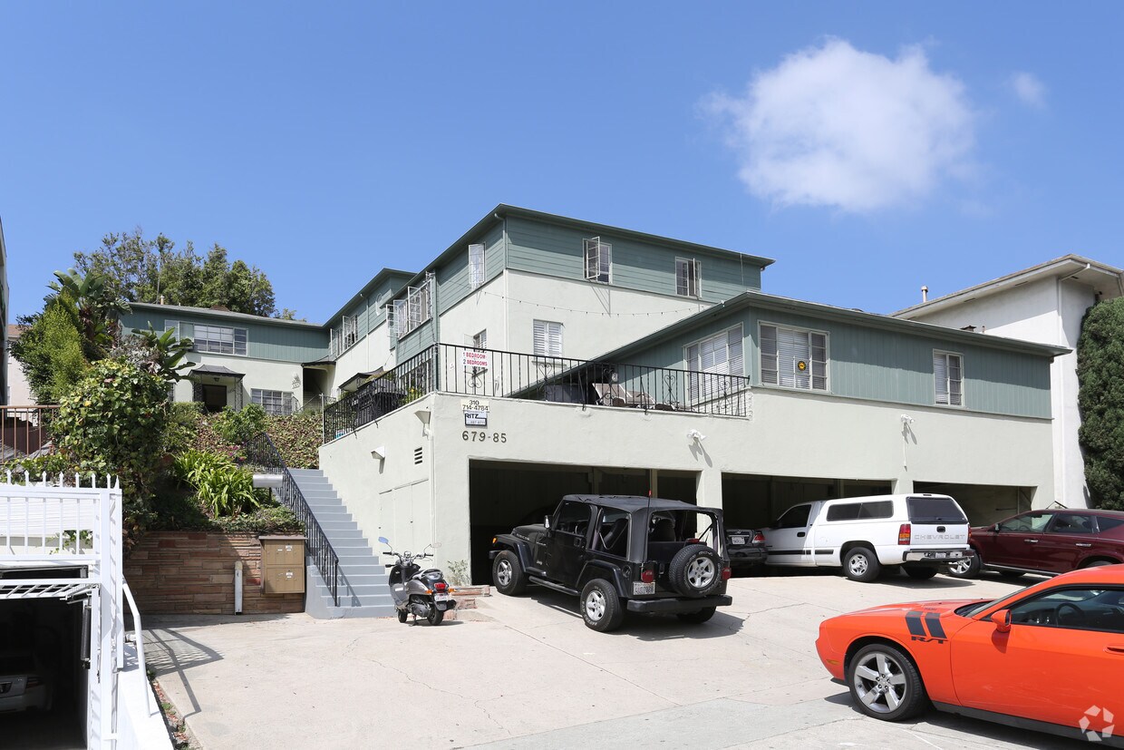 679685 Levering Ave, Los Angeles, CA 90024 Apartments in Los Angeles