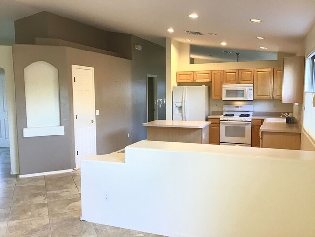 Foto del edificio - 3Bd/2ba Nice, clean in Rancho Vistoso, 3 Car Garage, Oro Valley