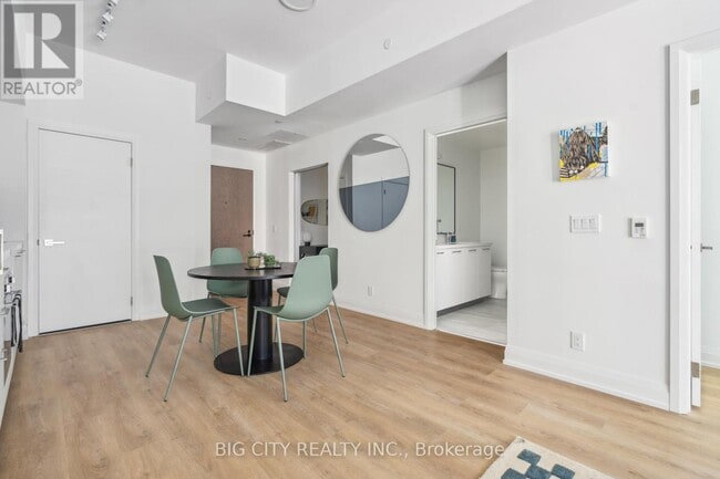 Building Photo - 36 Brentcliffe Rd