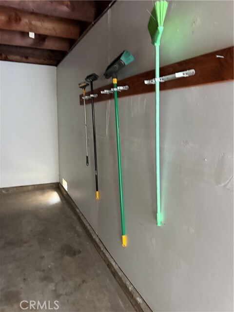 Foto del edificio - 1335 N Elderberry Ave