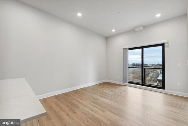 Building Photo - 2157 E Lehigh Ave