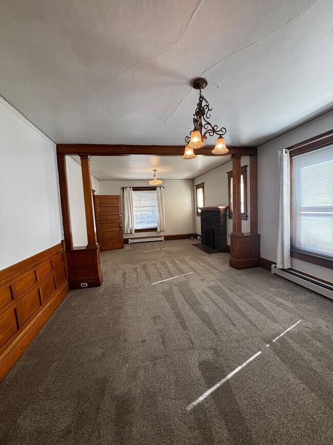 Foto del edificio - Spacious 1-Bedroom Apartment with Office Space Near Downtown Colorado Springs!