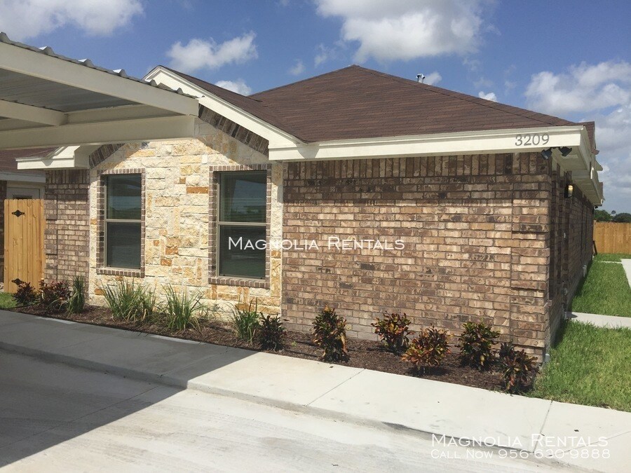 Primary Photo - Tulipan Villas Apartments