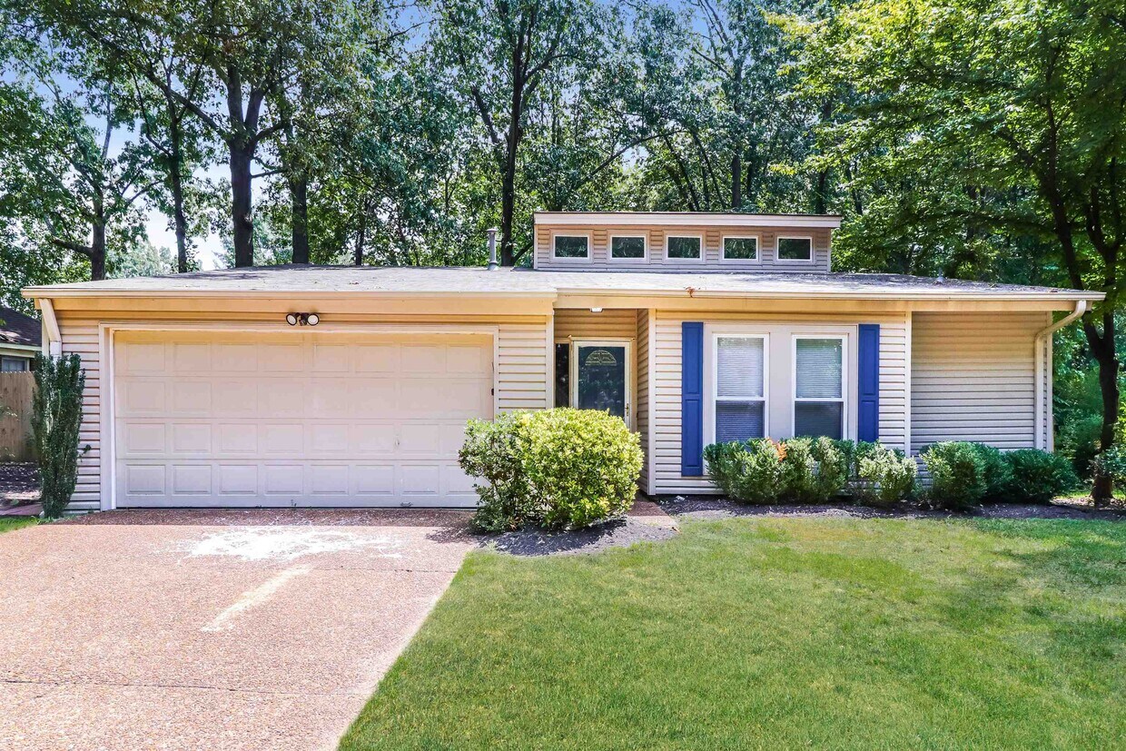Primary Photo - 9143 Gainsborough Dr