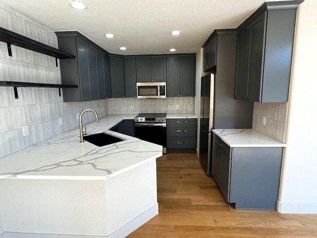 Foto del edificio - 55 Salt Lick Pl