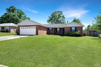 Building Photo - 323 Twisted Oak Dr