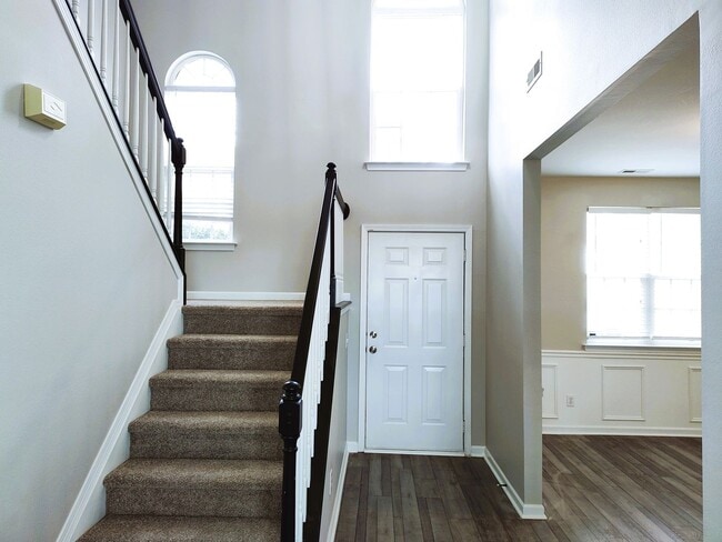 Photo - Gorgeous 2 Story Home located in the Hamilton Green Community!