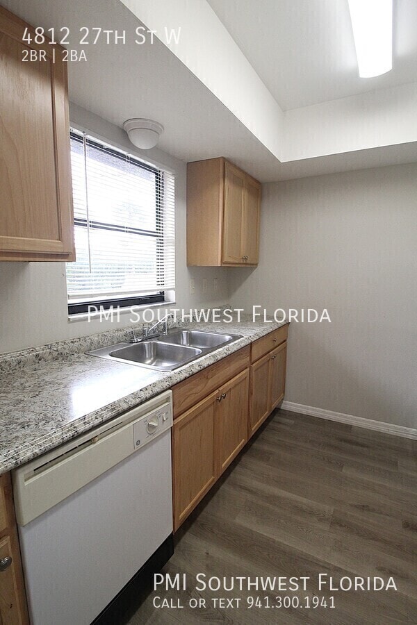 Foto del edificio - 4812 27th St W