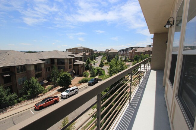 Foto del edificio - Gorgeous Corner Unit DTC Condo