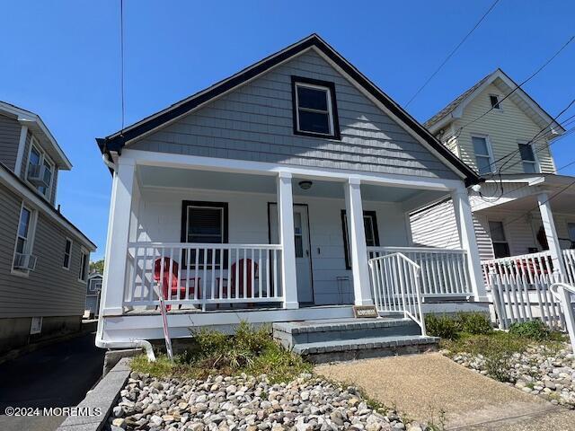 Building Photo - 520 18th Ave