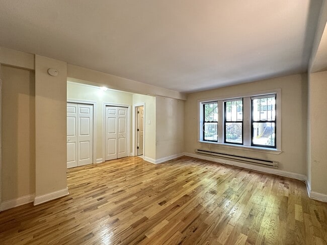Building Photo - 1335 N Dearborn St