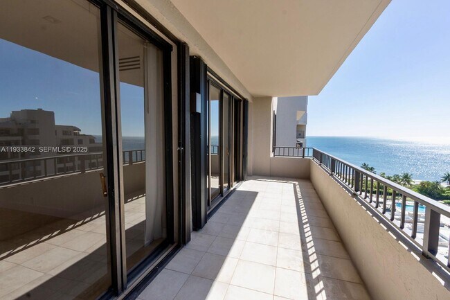 Building Photo - 251 Crandon Blvd