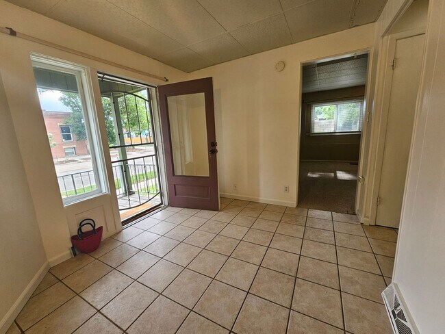 Foto del edificio - Highlands Adorable 1 Bedroom Apartment in ...