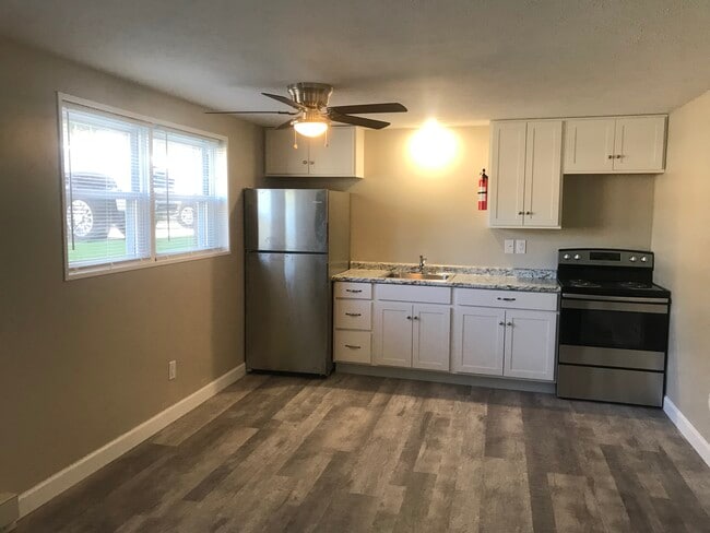 Building Photo - 101 Green Oaks Dr