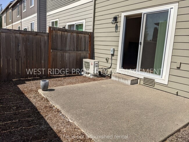 Building Photo - 17584 SW Devonshire Way