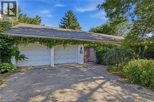 Photo du bâtiment - 356 Thompson Rd