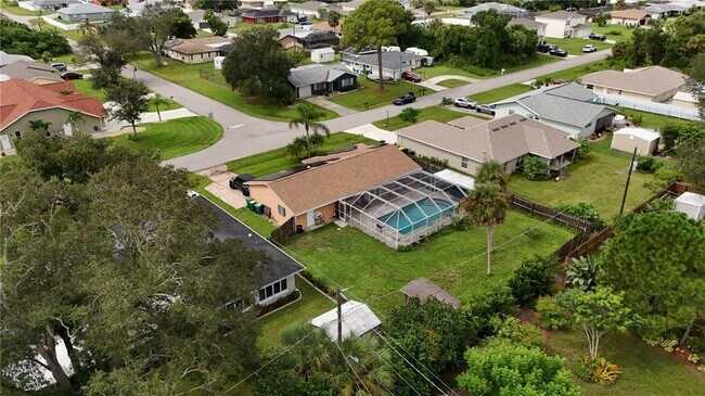 Foto del edificio - 20176 Susan Ave