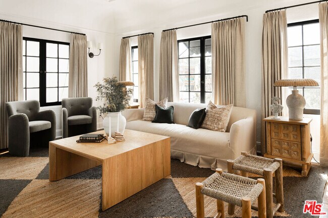 Foto del edificio - 2716 Woodhaven Dr