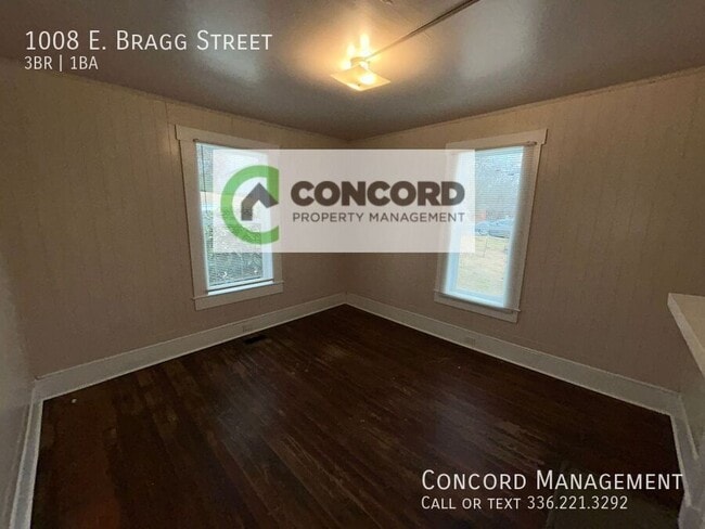 Building Photo - 1008 E Bragg St