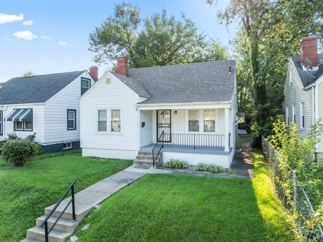 Primary Photo - Charming 3 bedroom Home with Spacious Back...