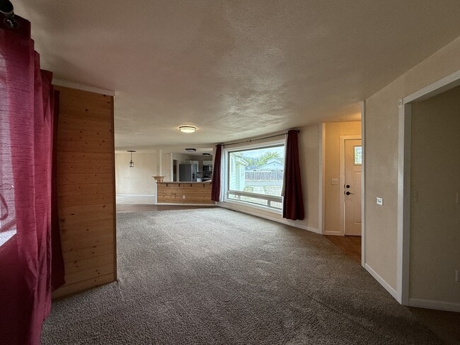 Building Photo - 2347 Cannon Ave