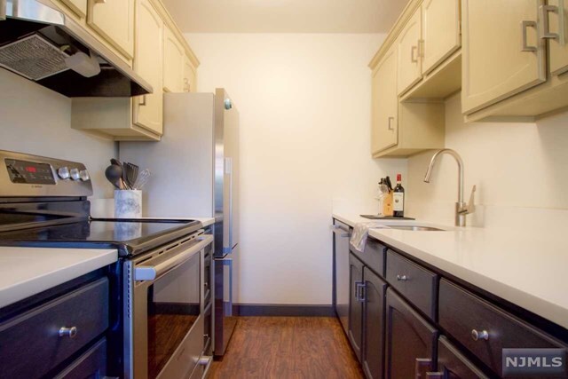 Building Photo - 27 Corsa Terrace