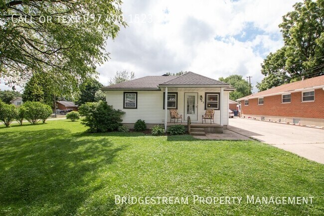 Foto del edificio - 3 bedroom, 2 full bath ranch home with 1 c...