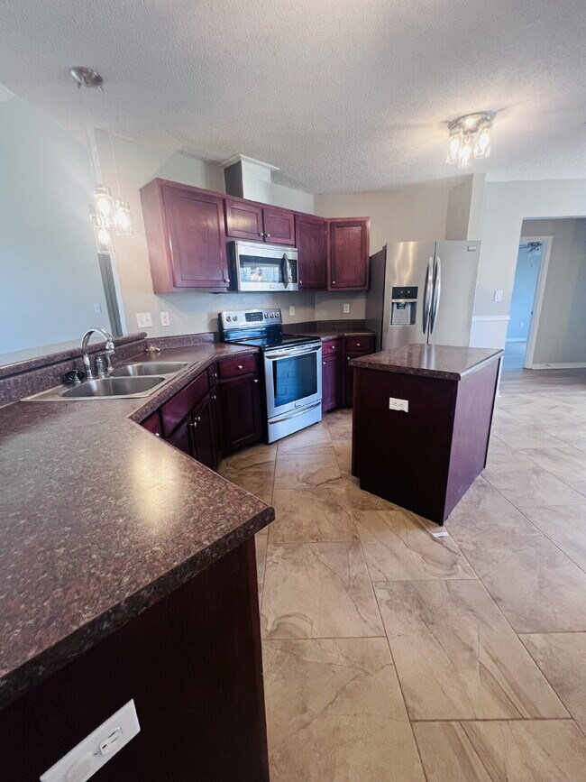 Building Photo - 203 Citadel Ln
