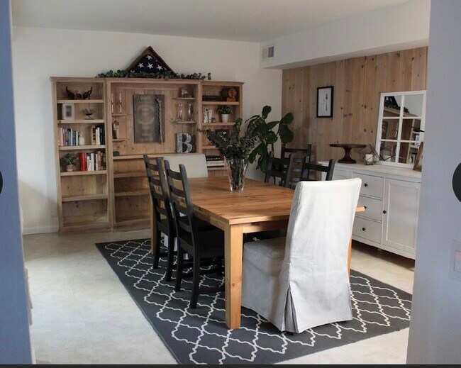 Dining Room - 4625 Apple Tree Cmn